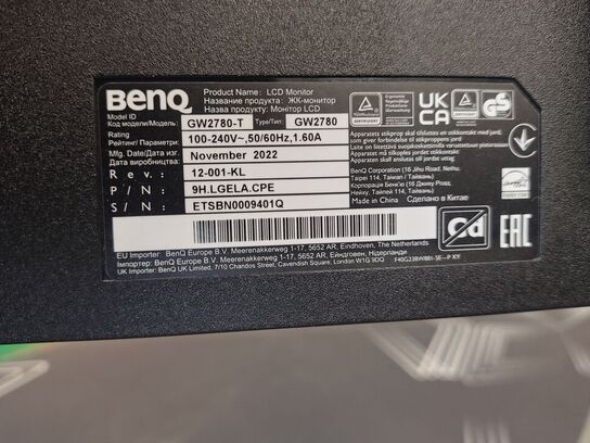 To Benq skærme på stativ 27"