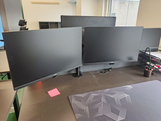 To Benq skærme på stativ 27"