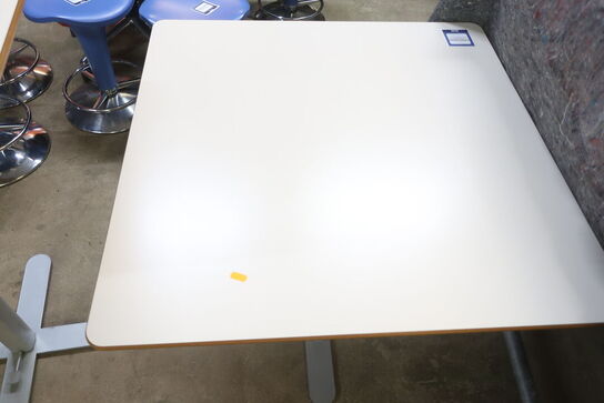 3 stk. Justerbar bord DJOB