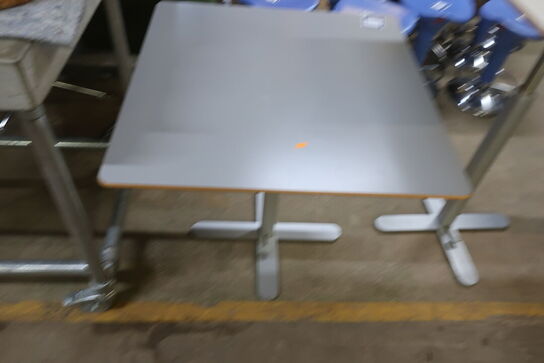 3 stk. Justerbar bord DJOB