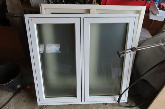 2 stk. vinduer