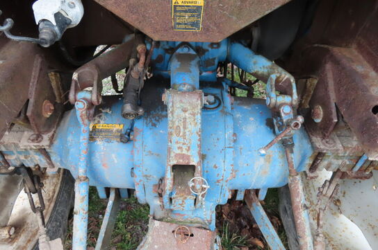 Traktor FORD 4000