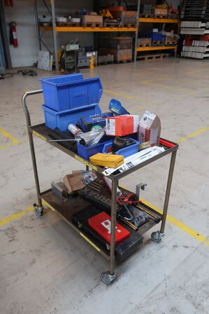 Hyldevogn med indhold