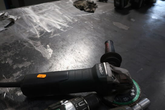 Slagnøgle, skruemaskine samt vinkelsliber 