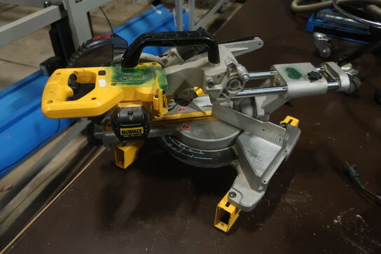 Akku kap/geringssav DEWALT DCS365