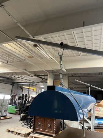 El hæve/sænkebord med lampe