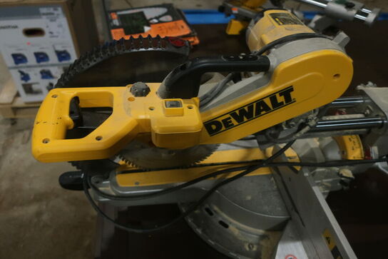 Kap/geringssav DEWALT DWS780-QS