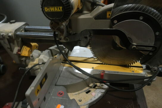 Kap/geringssav DEWALT DWS780-QS