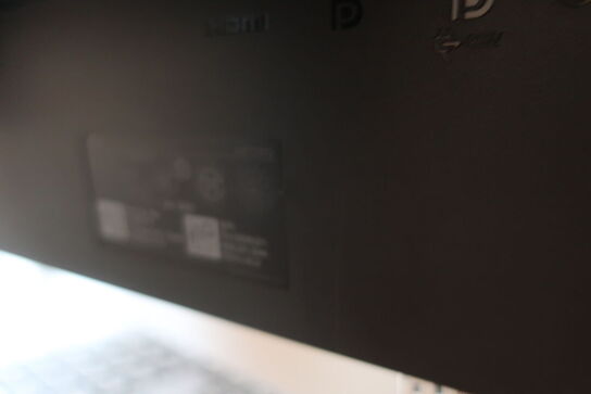 2 stk. 24" DELL skærme samt dockingstation og tastatur