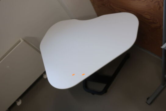 Elhæve/sænkebord skråt design