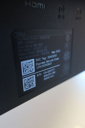 2 stk. 24" DELL skærme samt dockingstation og tastatur