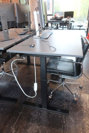 Elhæve/sænkebord HOLMRIS B8 - 160x80 cm inkl. kontorstol