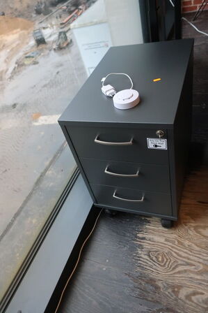 Elhæve/sænkebord HOLMRIS B8 - 160x80 cm inkl. kontorstol og skuffedarium