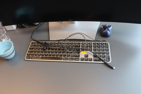 Buet skærm 34" DELL U3421WE inkl. tastatur/mus og webcam