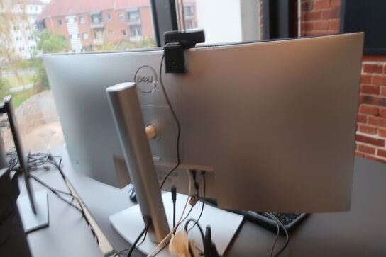 Buet skærm 34" DELL U3421WE inkl. tastatur/mus og webcam