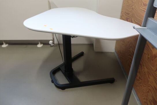 Elhæve/sænkebord skråt design