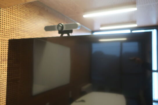 SmartTV 4K SAMSUNG UE75BU8075 m. LOGITECH konferencesystem