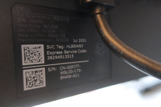 2 stk. 24" DELL skærme samt dockingstation og tastatur