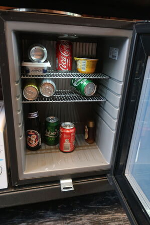 Køleskab TEFCOLD m. glaslåge