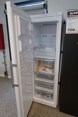 Fryseskab ELECTROLUX Excellence XUE7DW