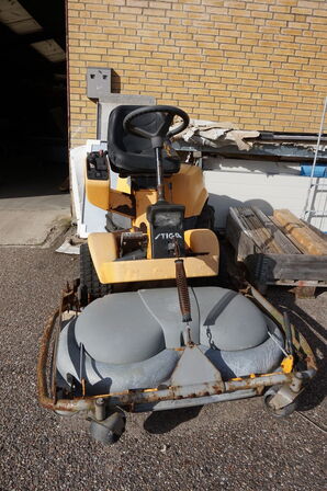 Stiga Park Royal havetraktor med frontklipper (MOMSFRI)