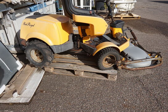 Stiga Park Royal havetraktor med frontklipper (MOMSFRI)