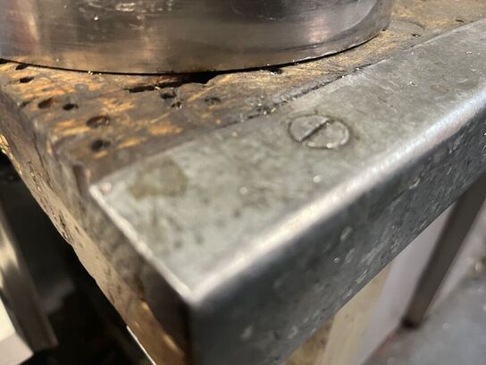 Arbejdsbord med skruetvinge