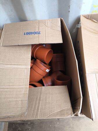 Lot med rør, fittings mm.