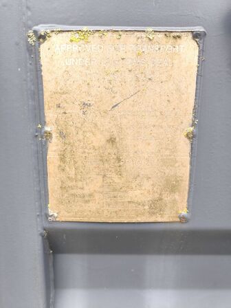 20 fods Skibscontainer og diverse maskiner