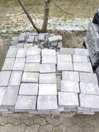 6 paller med belægningssten