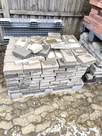 5 paller med belægningssten