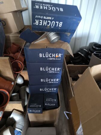 Lot med rør, fittings mm.