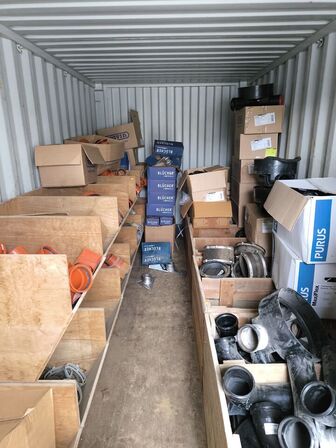 Lot med rør, fittings mm.