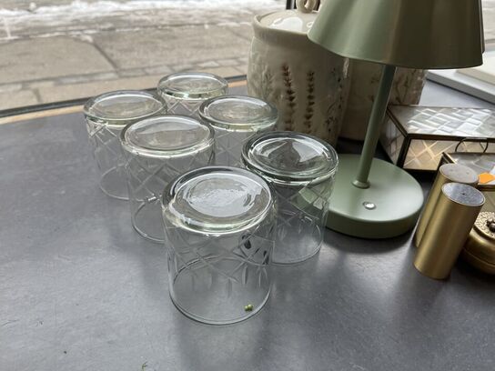 Glas, vaser, lampe m.v. 