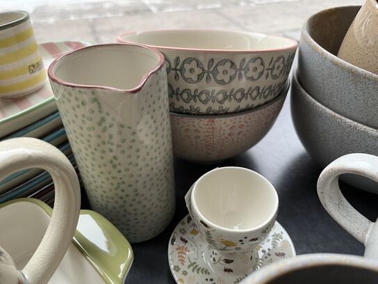 Krus, tallerkner, fad m.v. 