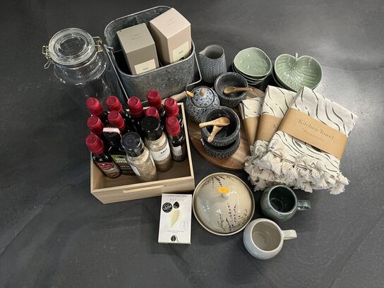 Saltbøtter, olier, fade m.v. 