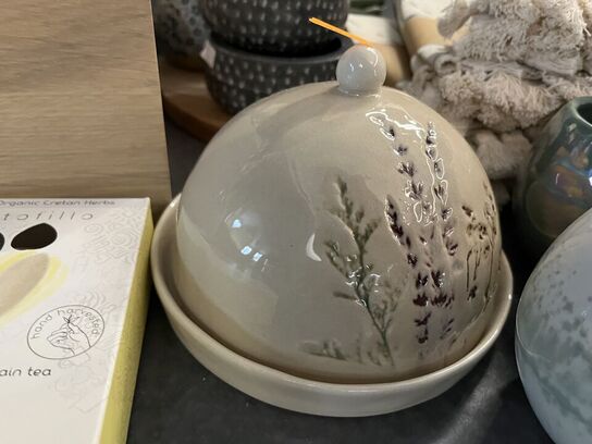 Saltbøtter, olier, fade m.v. 