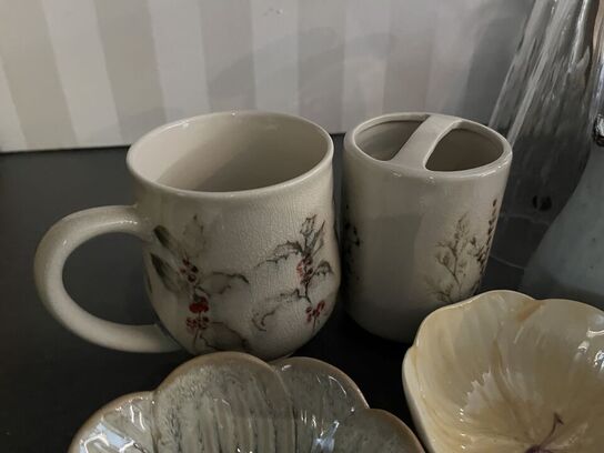 Tallerkner, krus, glas m.v. 