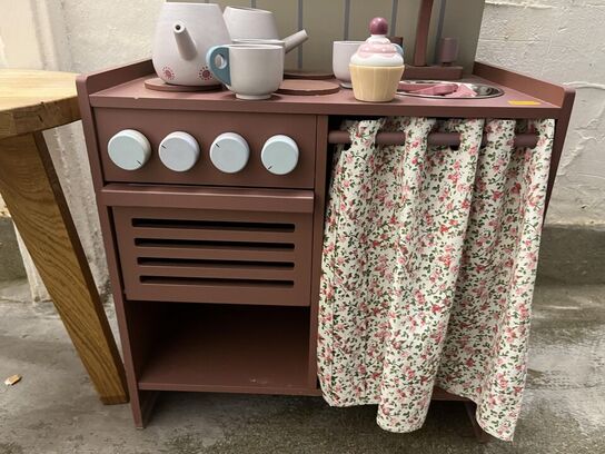 Børnekøkken i træ og Træ bord