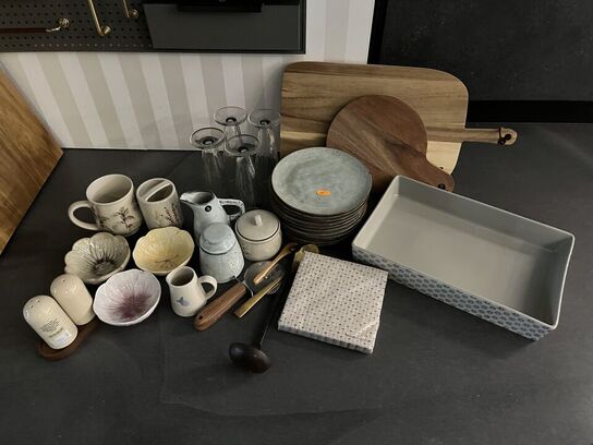 Tallerkner, krus, glas m.v. 