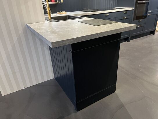 Køkken HÄCKER med indbygget køleskab BLAUPUNKT 5CC267FF0, uden ovn og kogeplade