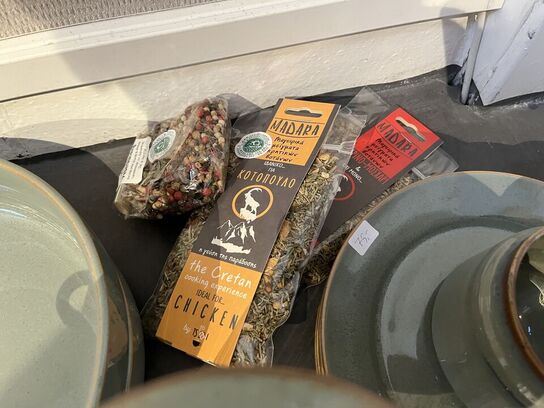 Skåle, tallerkner m.v. 