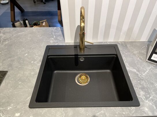 Køkken HÄCKER med indbygget køleskab BLAUPUNKT 5CC267FF0, uden ovn og kogeplade