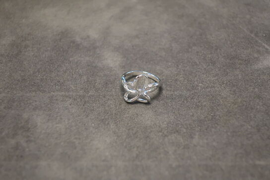 Classic Paradise Open Petal Ring str. Q