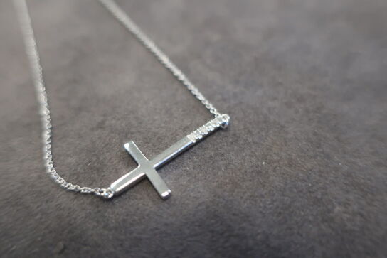 Simply Sparkle Sideway CrossNecklace XX