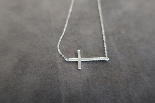 Simply Sparkle Sideway CrossNecklace XX