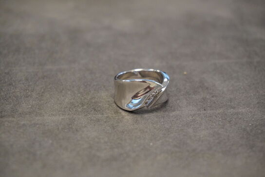 Classic Pave Leaf Silver Ring str. Q