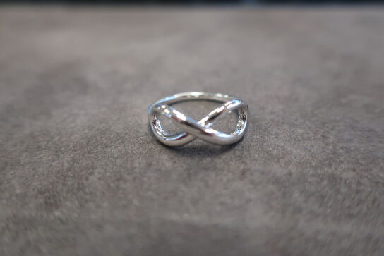 Love Infinity Ring str. O