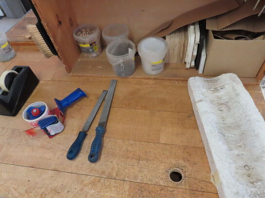 Arbejdsbord, med indhold