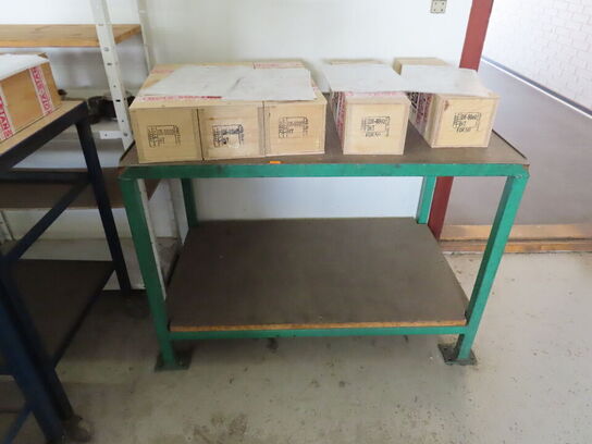 3 stk. rullevogne samt reol med indhold